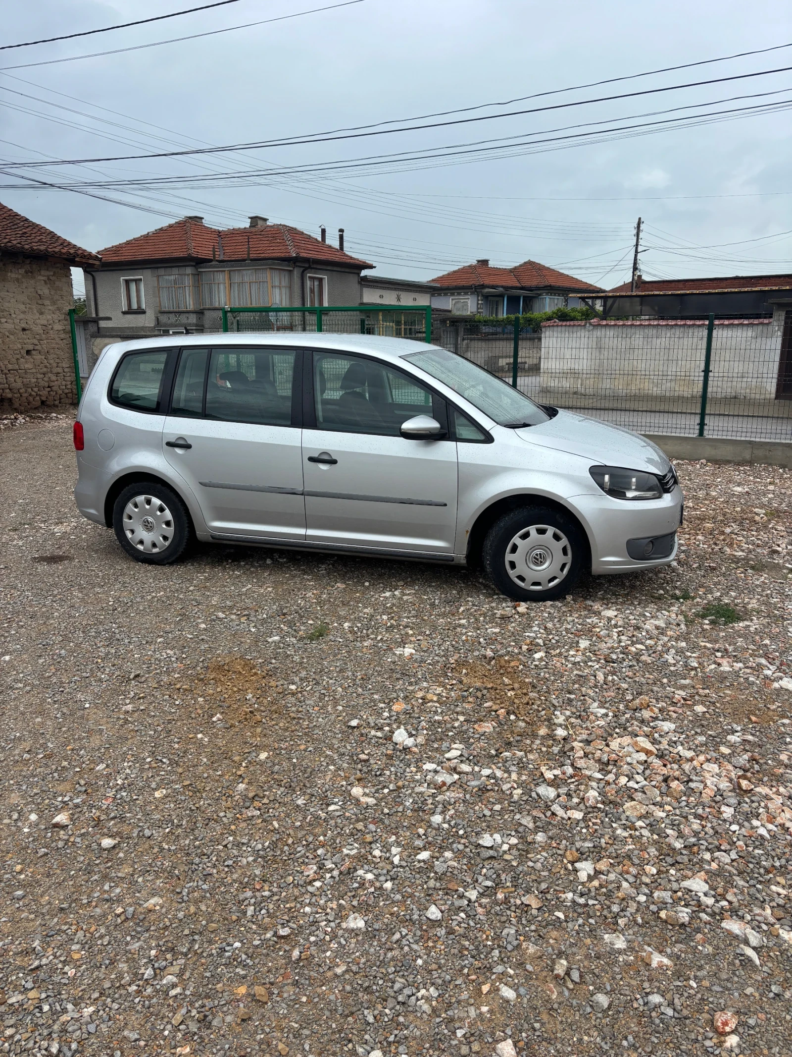 VW Touran, снимка 2 - Автомобили и джипове - 54635188