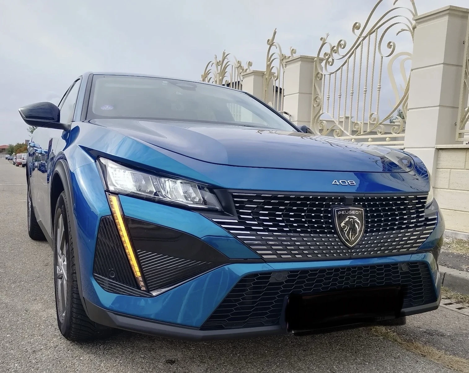 Peugeot 408 1.2L PureTech 130 S&S EAT8 Allure, снимка 3 - Автомобили и джипове - 54878388