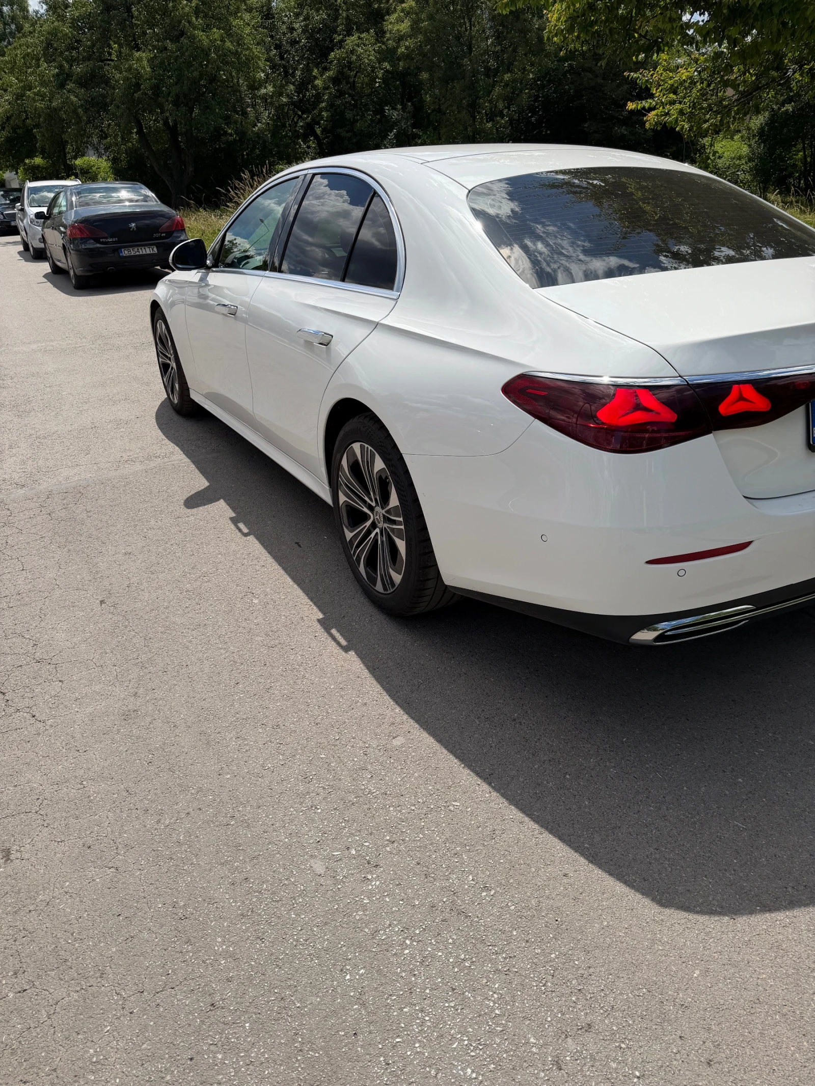Mercedes-Benz E 220, снимка 7 - Автомобили и джипове - 54915225