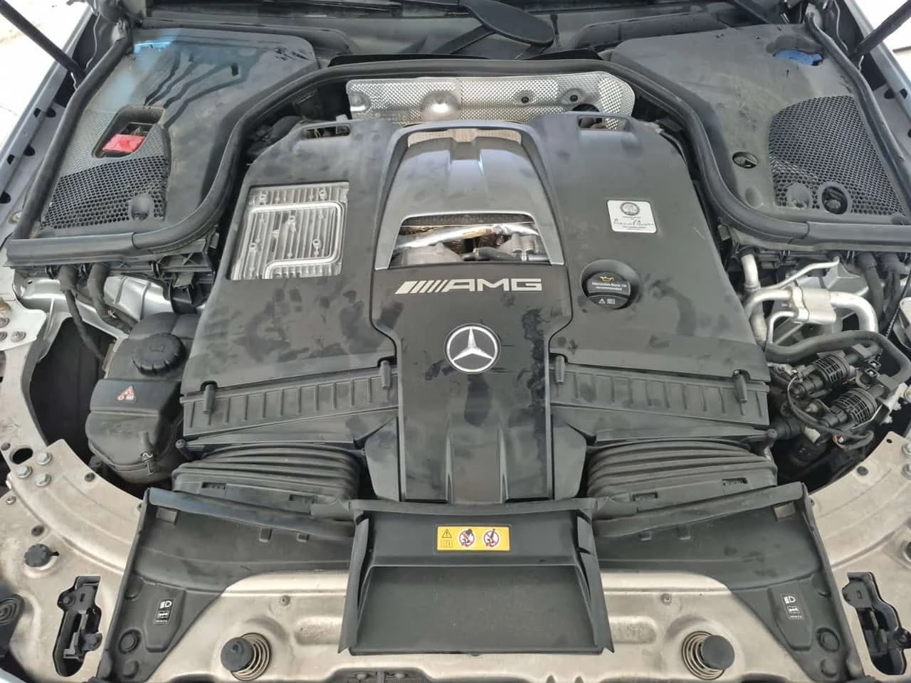 Mercedes-Benz E 63 AMG S * CARFAX * ОБДУХВАНЕ * HEAD UP * , снимка 16 - Автомобили и джипове - 55689710