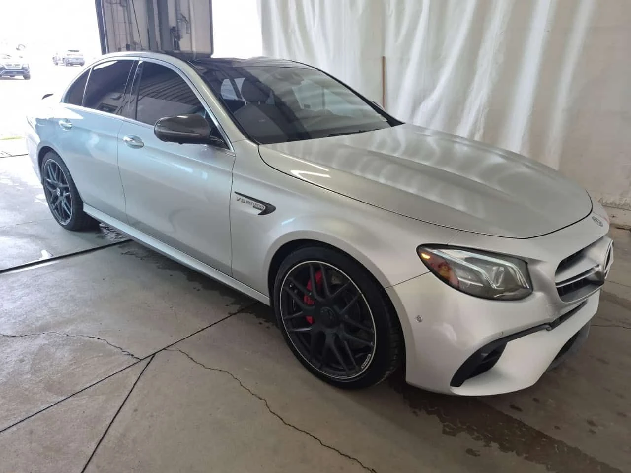 Mercedes-Benz E 63 AMG S * CARFAX * ОБДУХВАНЕ * HEAD UP * , снимка 2 - Автомобили и джипове - 55689710