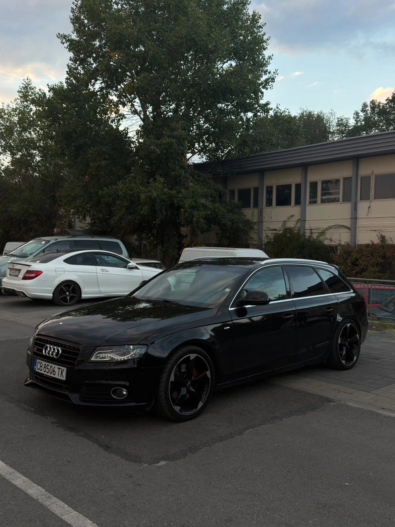 Audi A4 3.2 FSI, снимка 3 - Автомобили и джипове - 56154639