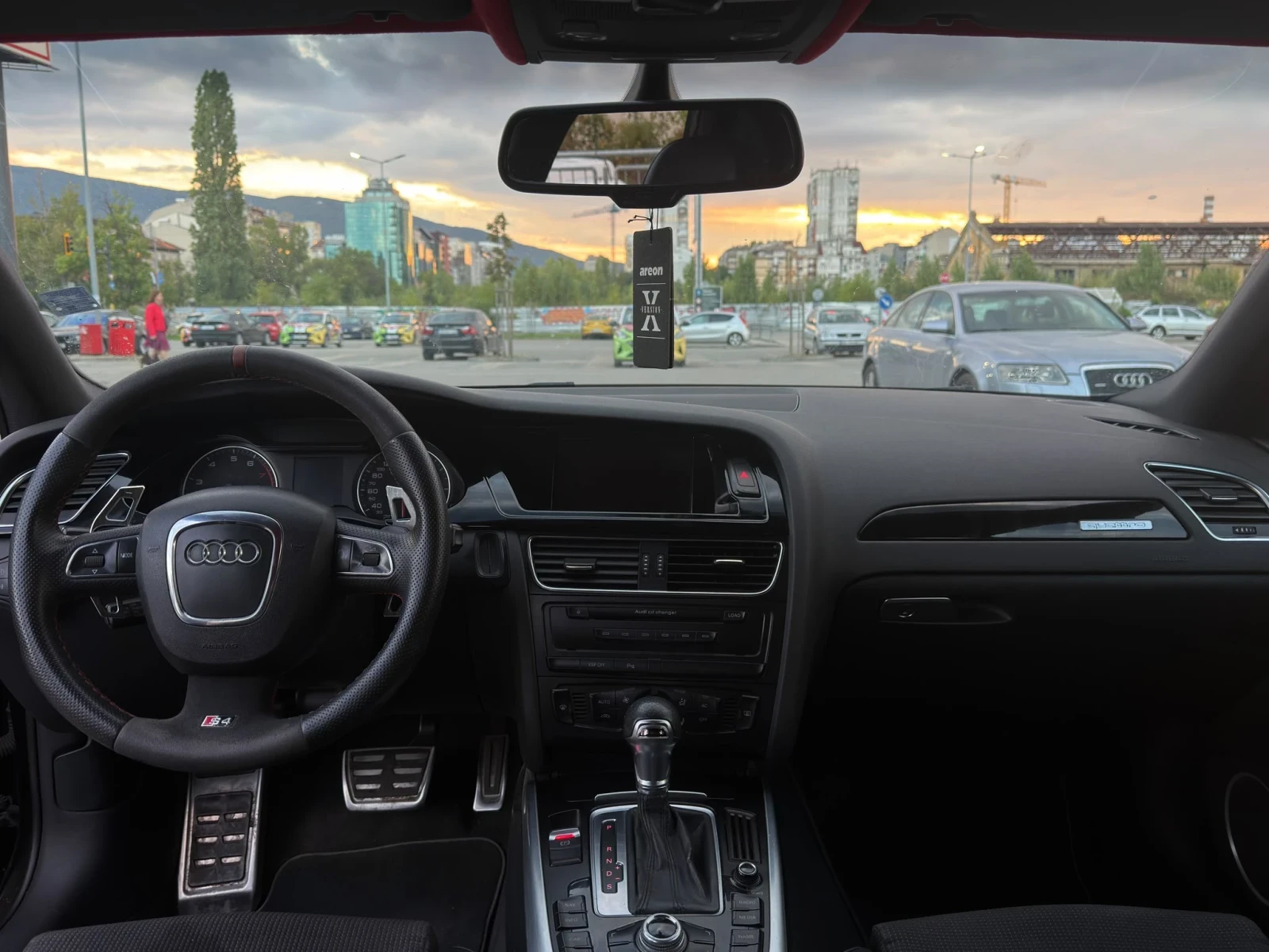Audi A4 3.2 FSI, снимка 9 - Автомобили и джипове - 56154639