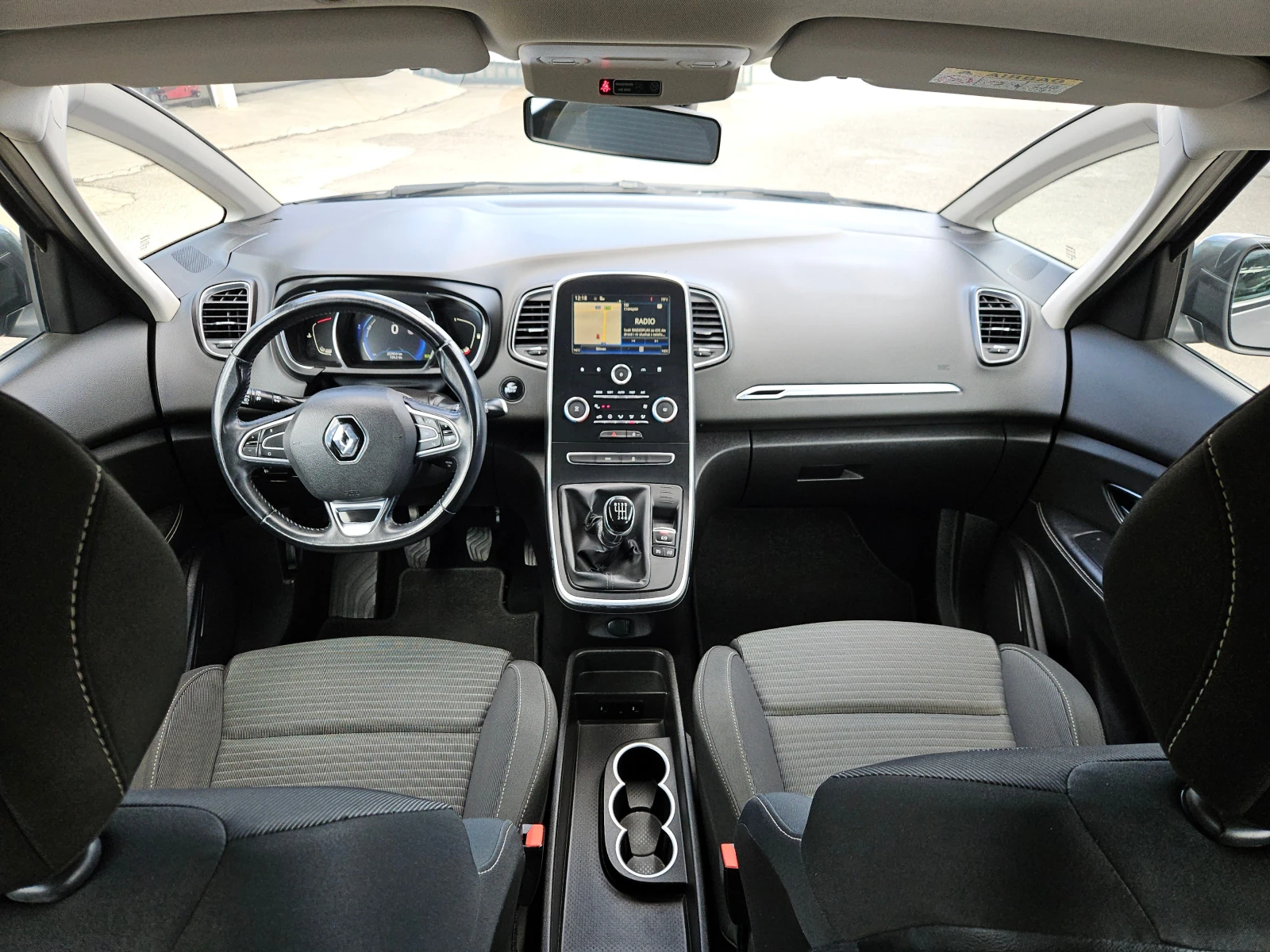Renault Grand scenic 1.5DCI/BUSINESS/6ск./7м/LED/NAVI/БЛУТУТ/EU6/ТОП, снимка 10 - Автомобили и джипове - 56210553