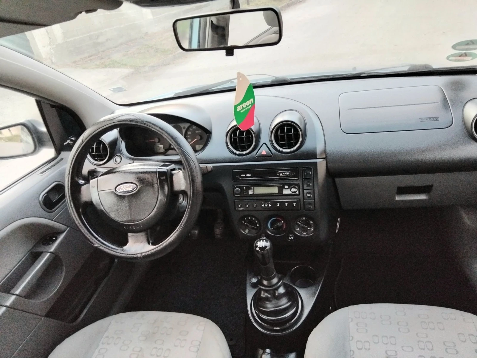 Ford Fiesta 1.3i.75k.ВЕРИГА+ КЛИМА , снимка 15 - Автомобили и джипове - 56215978