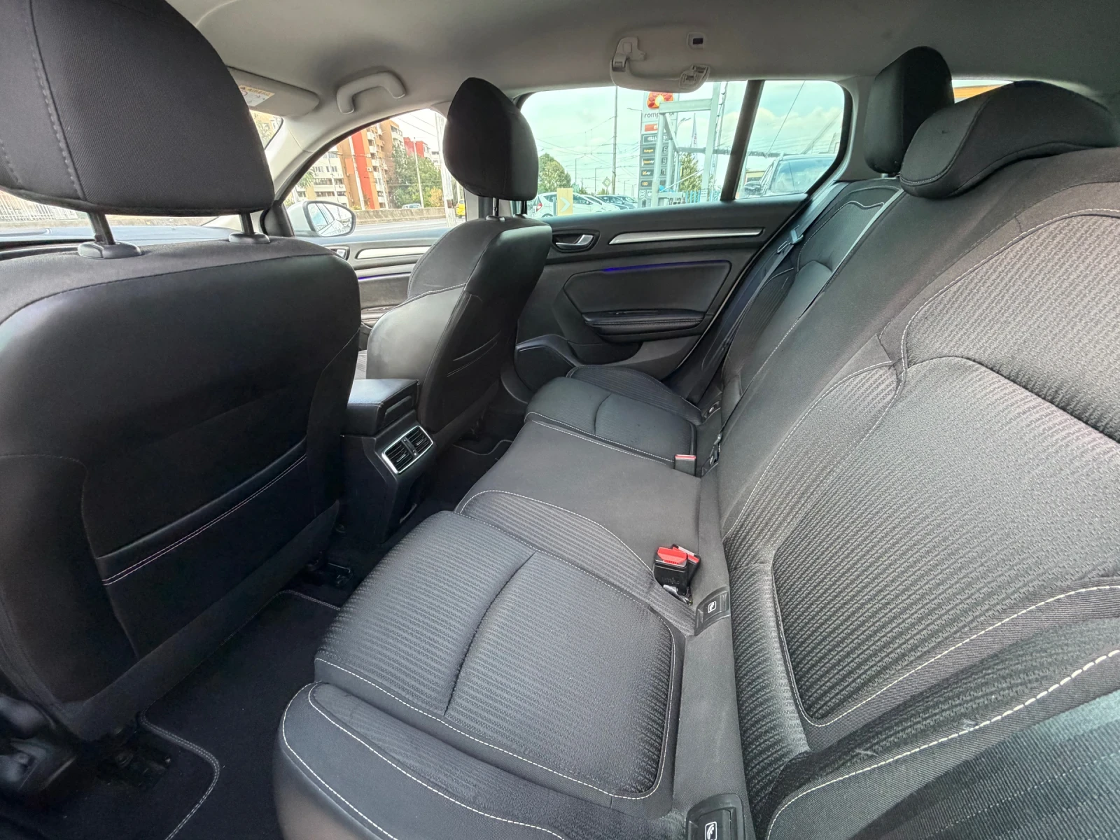 Renault Megane, снимка 15 - Автомобили и джипове - 56325247