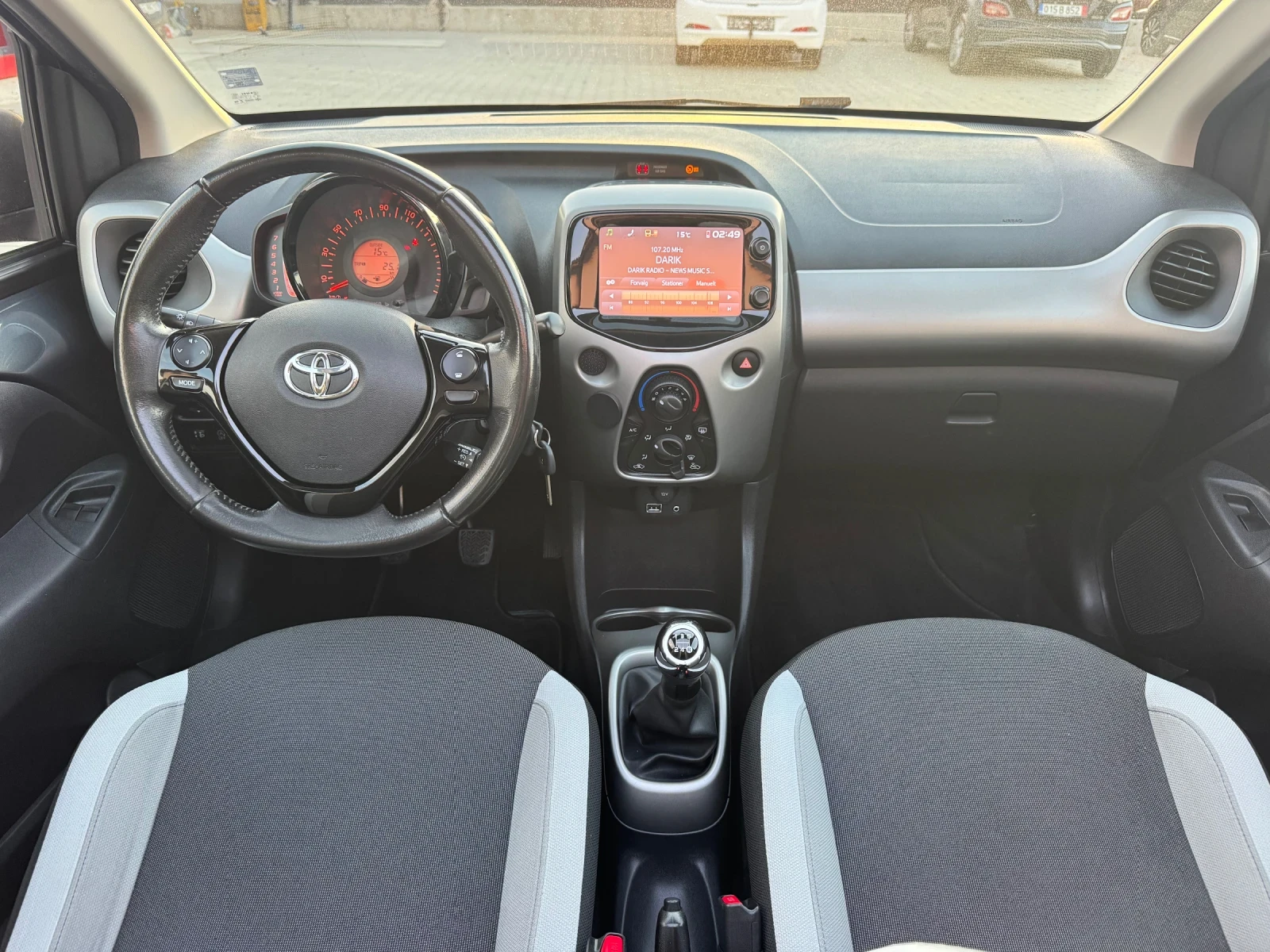 Toyota Aygo 1.2i CABRIO CAMERA SERVIZ, снимка 12 - Автомобили и джипове - 56728670
