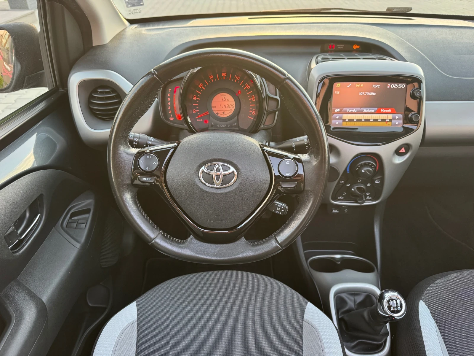 Toyota Aygo 1.2i CABRIO CAMERA SERVIZ, снимка 11 - Автомобили и джипове - 56728670