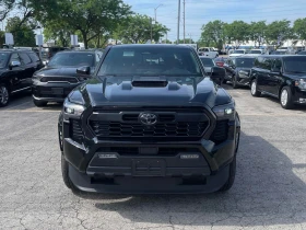 Toyota Tundra 4x4 Double Cab Auto * * CARFAX * * АВТО КРЕДИТ * *, снимка 2