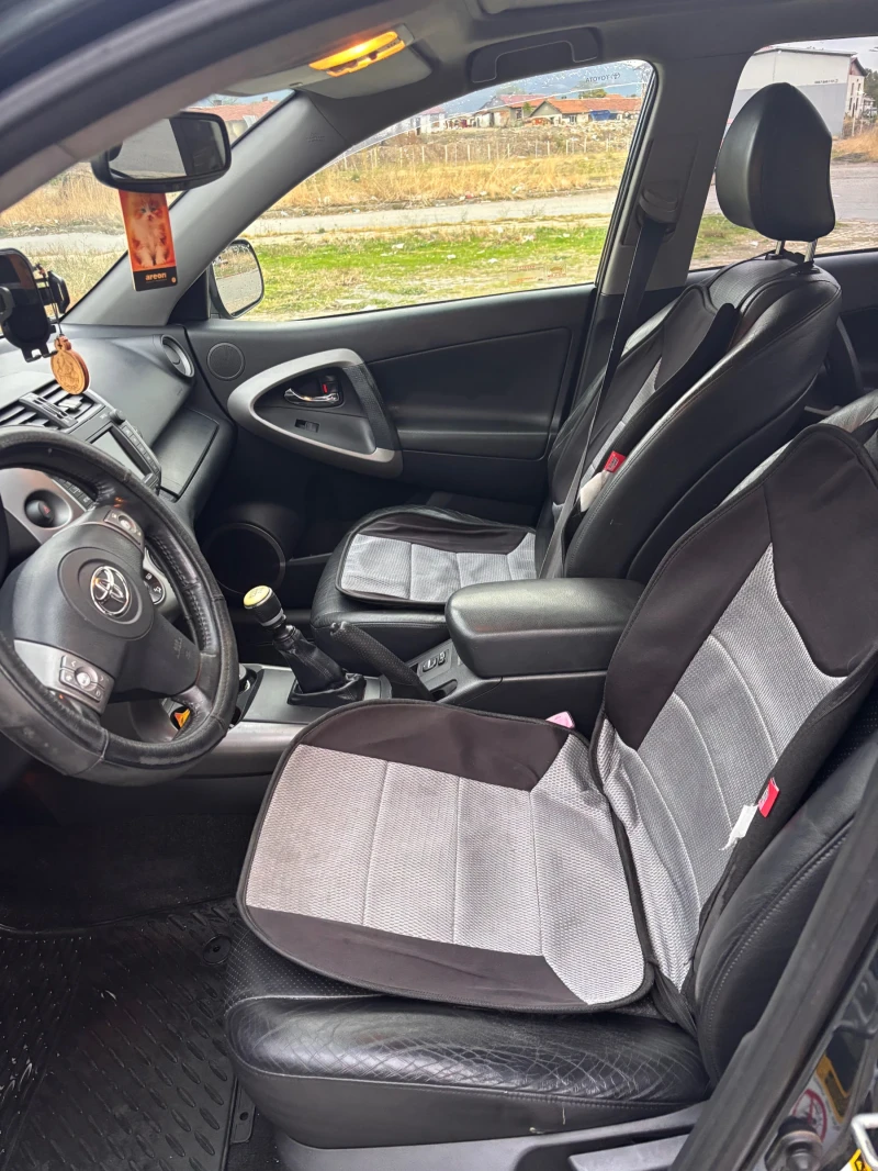 Toyota Rav4, снимка 6 - Автомобили и джипове - 52507763