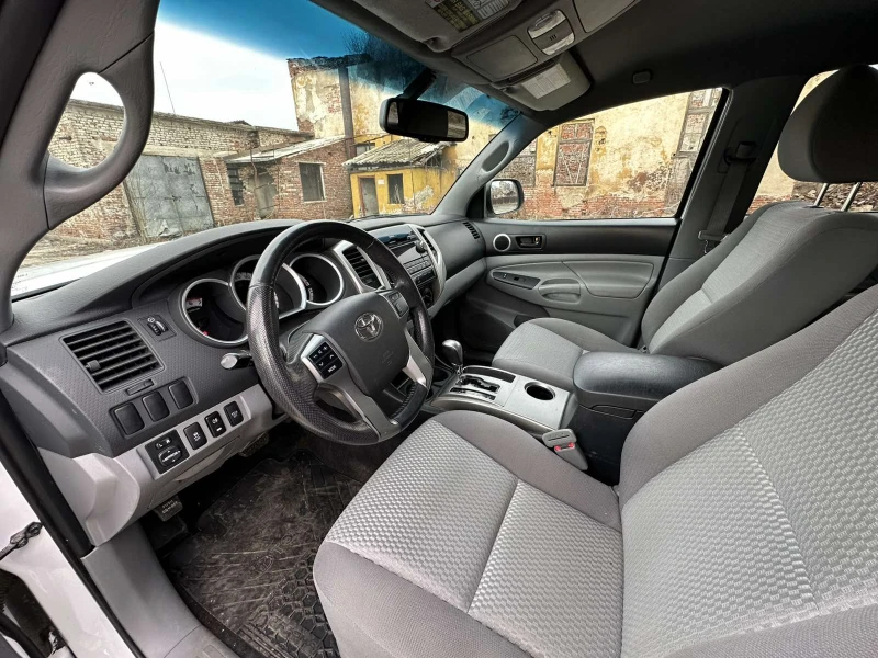 Toyota Tacoma 4.0L, снимка 11 - Автомобили и джипове - 53327192
