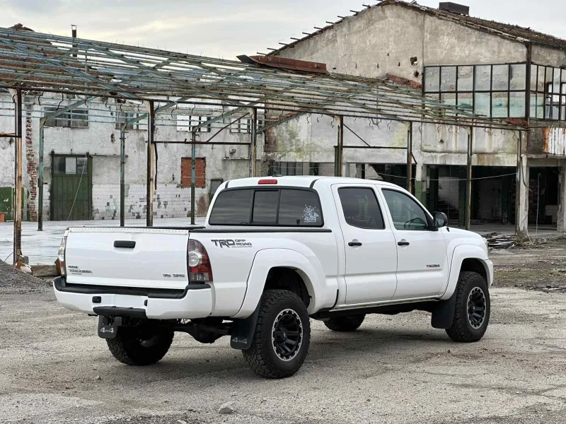 Toyota Tacoma 4.0L, снимка 6 - Автомобили и джипове - 53327192