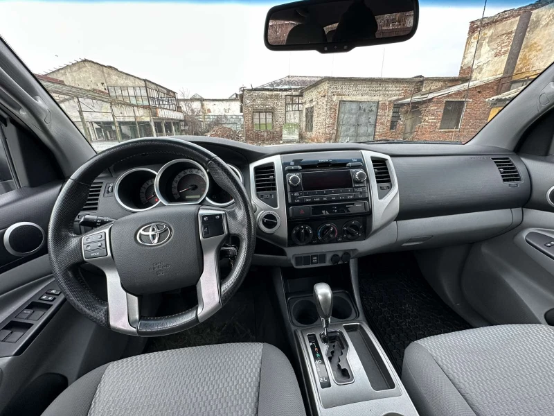 Toyota Tacoma 4.0L, снимка 10 - Автомобили и джипове - 53327192