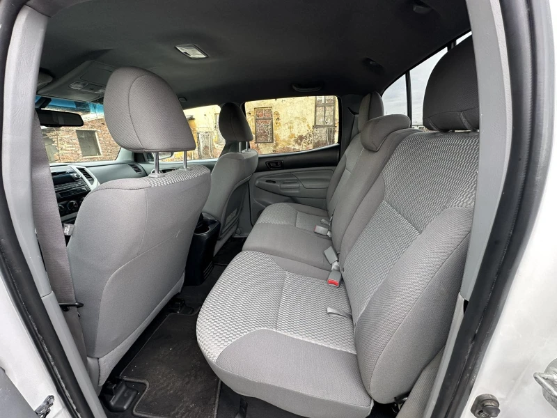 Toyota Tacoma 4.0L, снимка 9 - Автомобили и джипове - 53327192
