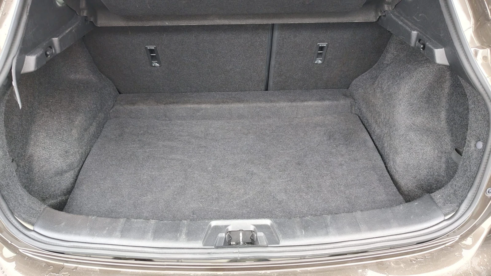 Nissan Qashqai 1.5, снимка 14 - Автомобили и джипове - 53886017