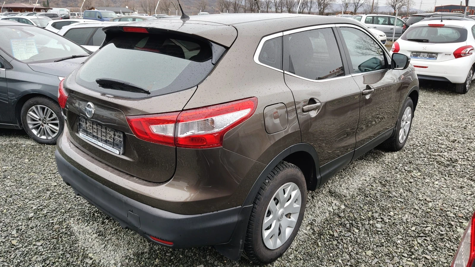 Nissan Qashqai 1.5, снимка 4 - Автомобили и джипове - 53886017