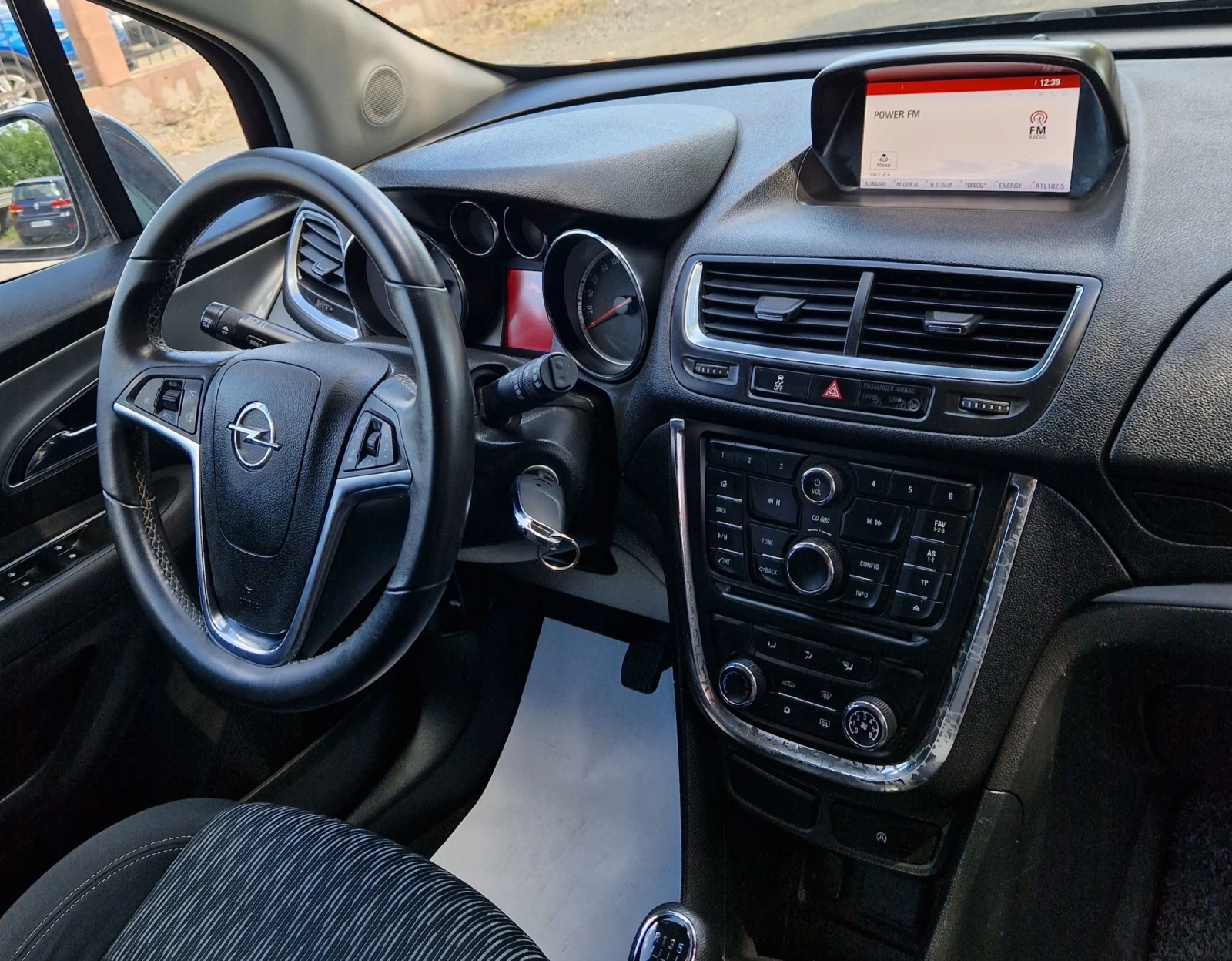 Opel Mokka 1.7CDTI, снимка 15 - Автомобили и джипове - 54720598