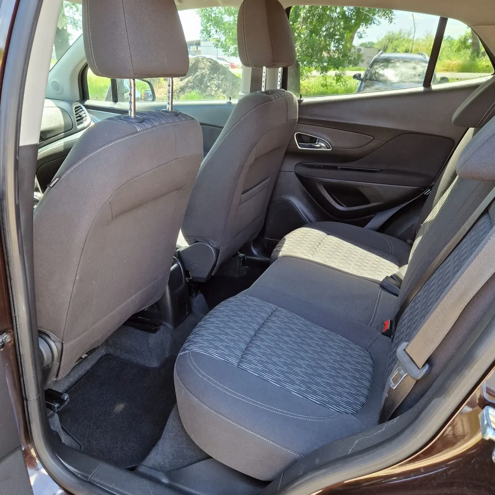 Opel Mokka 1.7CDTI, снимка 16 - Автомобили и джипове - 54720598