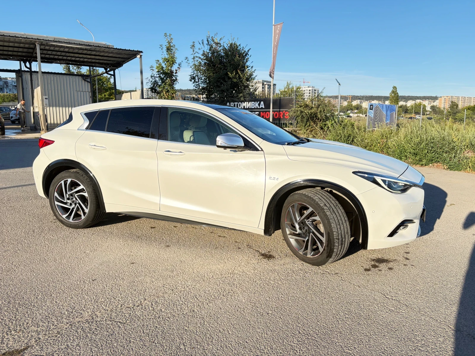 Infiniti Q30 2.2d, снимка 2 - Автомобили и джипове - 55993312
