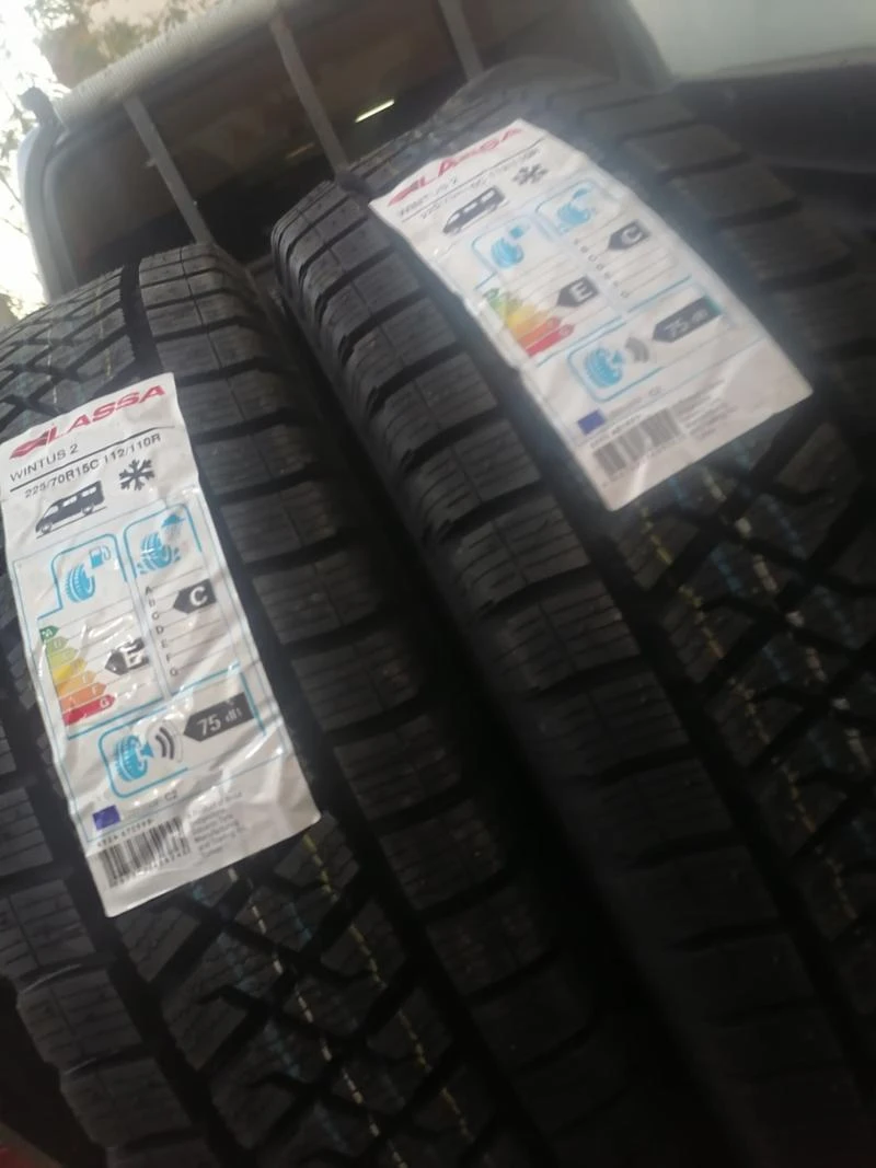 Гуми Зимни 225/70R15, снимка 3 - Гуми и джанти - 31638514