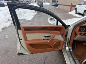 Bentley Flying Spur * 4dr Sdn * PANO* KEYLESS* ПОДГРЕВ* , снимка 10