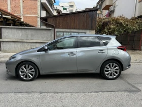 Toyota Auris 1.8i Hybrid/Кожа/Автоматично паркиране, снимка 2