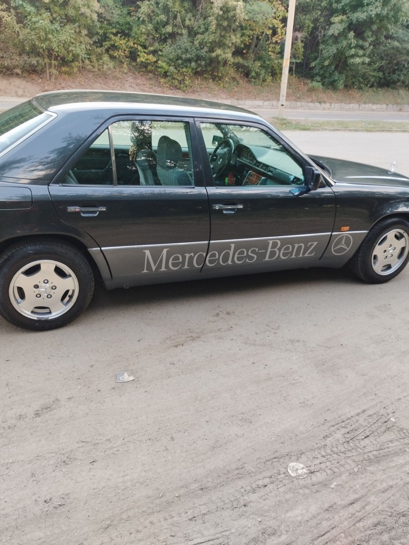 Mercedes-Benz 124 200 E, снимка 5 - Автомобили и джипове - 45741433