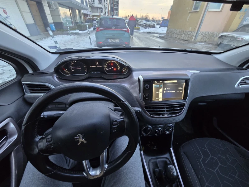 Peugeot 2008, снимка 8 - Автомобили и джипове - 48578339