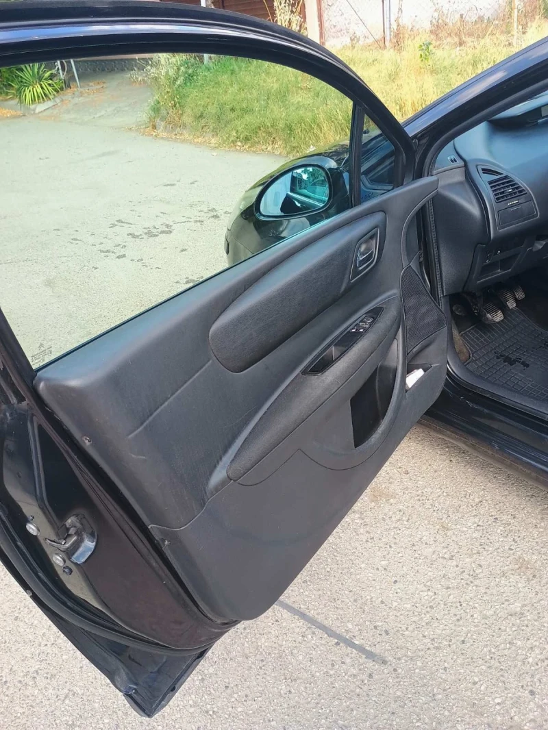Citroen C4 1, 6 HDI 90 кс., снимка 6 - Автомобили и джипове - 52657744