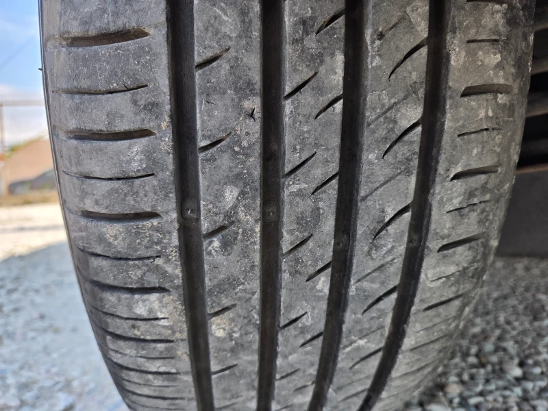 VW Touran 1.9TDI 7места, снимка 15 - Автомобили и джипове - 51405685