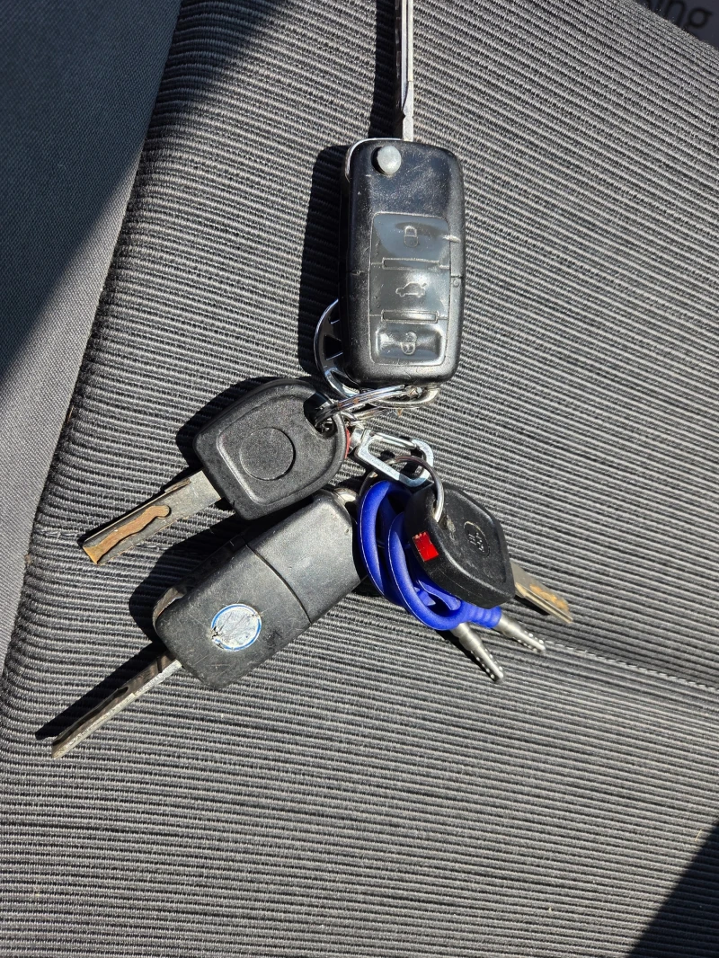 VW Touran 1.9TDI 7места, снимка 17 - Автомобили и джипове - 51405685