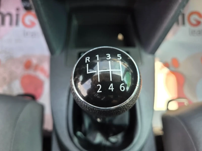 VW Touran 1.9TDI 7места, снимка 13 - Автомобили и джипове - 51405685