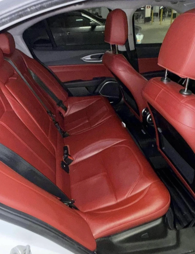 Alfa Romeo Giulia CLEAN CARFAX * * АВТО КРЕДИТ * * , снимка 7 - Автомобили и джипове - 53116559