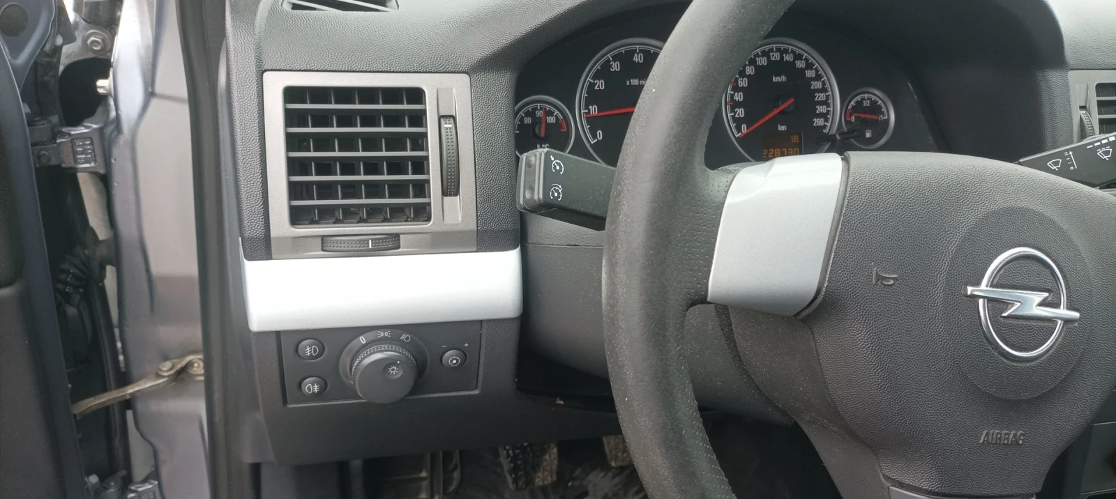 Opel Vectra 1.8 122 k.c. - изображение 5