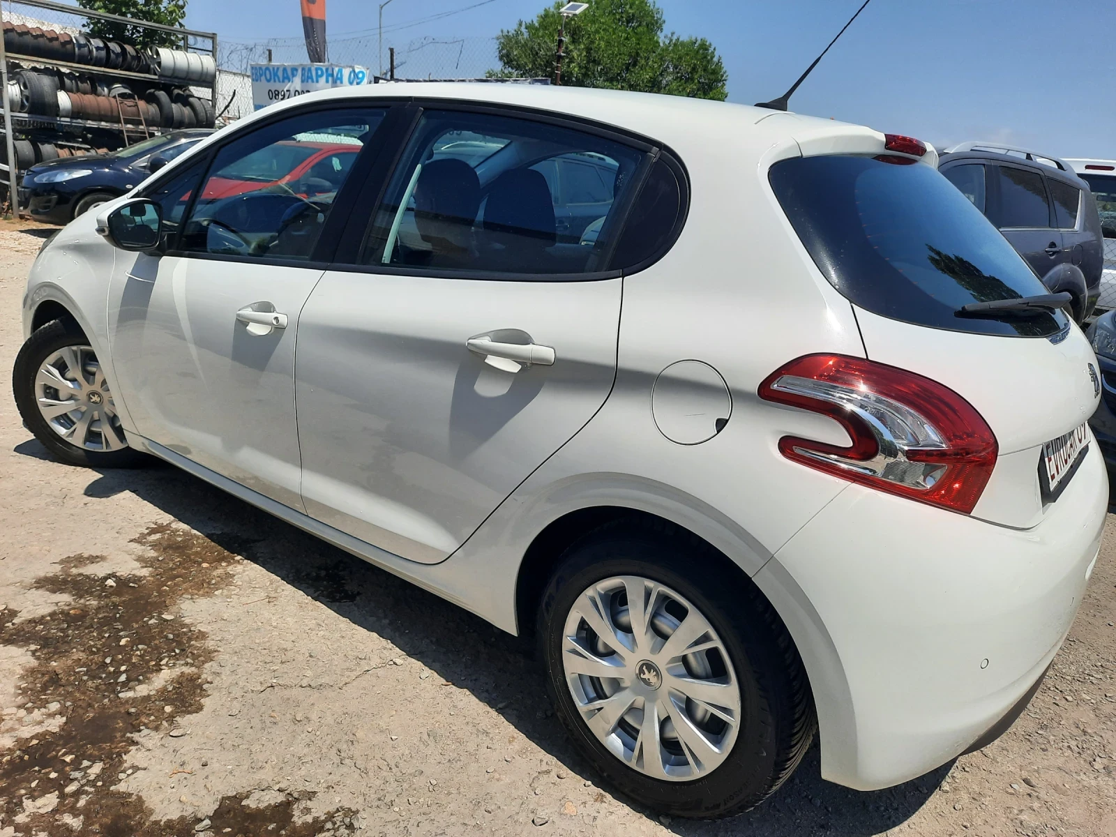 Peugeot 208 2014та НАВИ, КАТО НОВА - изображение 4