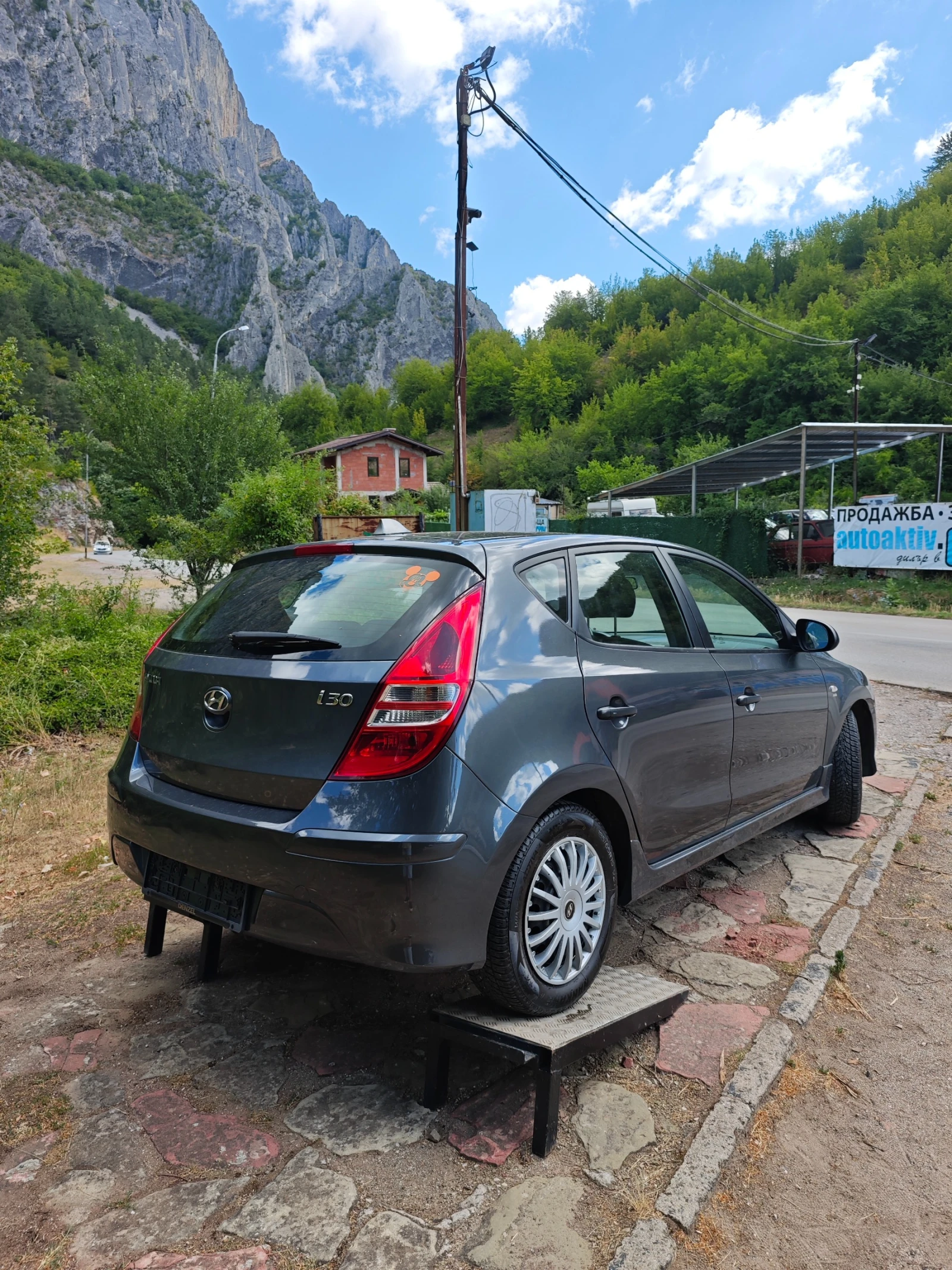 Hyundai I30 1.4I НОВИЯТ ФЕЙС - изображение 4