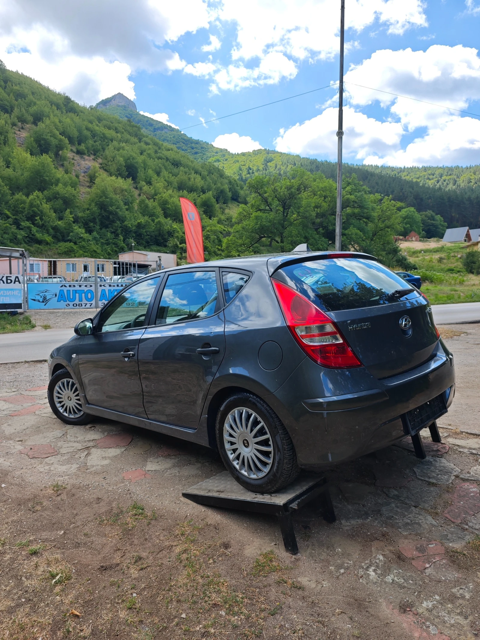 Hyundai I30 1.4I НОВИЯТ ФЕЙС - изображение 6