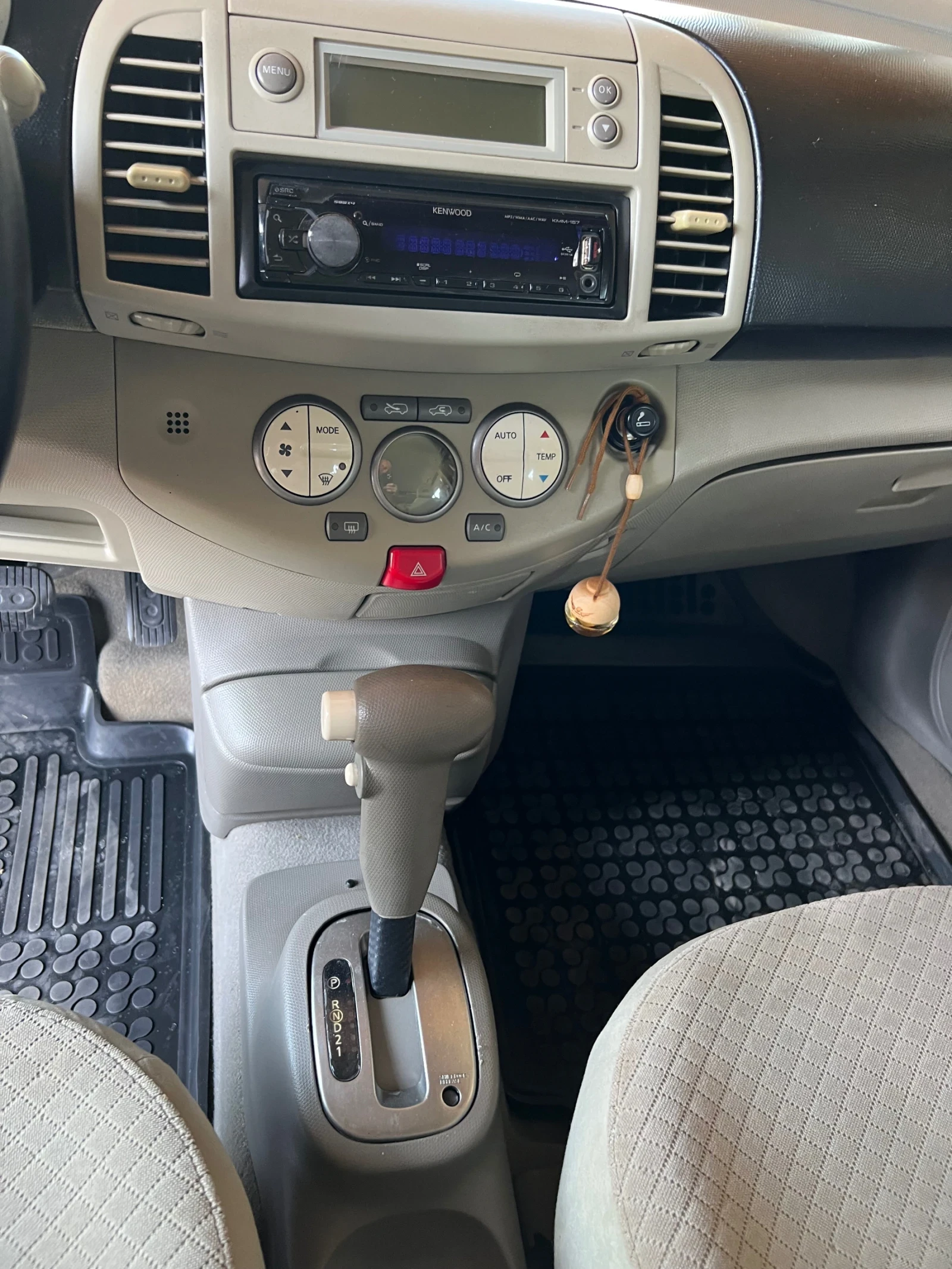 Nissan Micra  - изображение 8