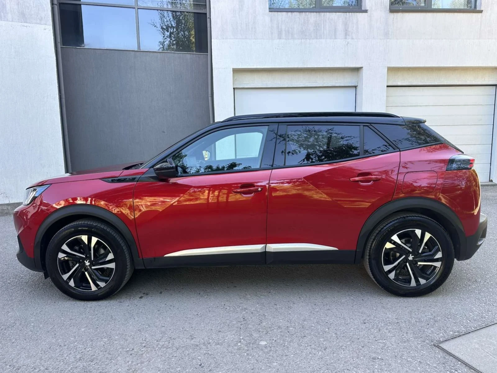 Peugeot 2008 Е / GT LINE / 11KW CHARGER / CCS / ПОДГРЕВ  - изображение 4