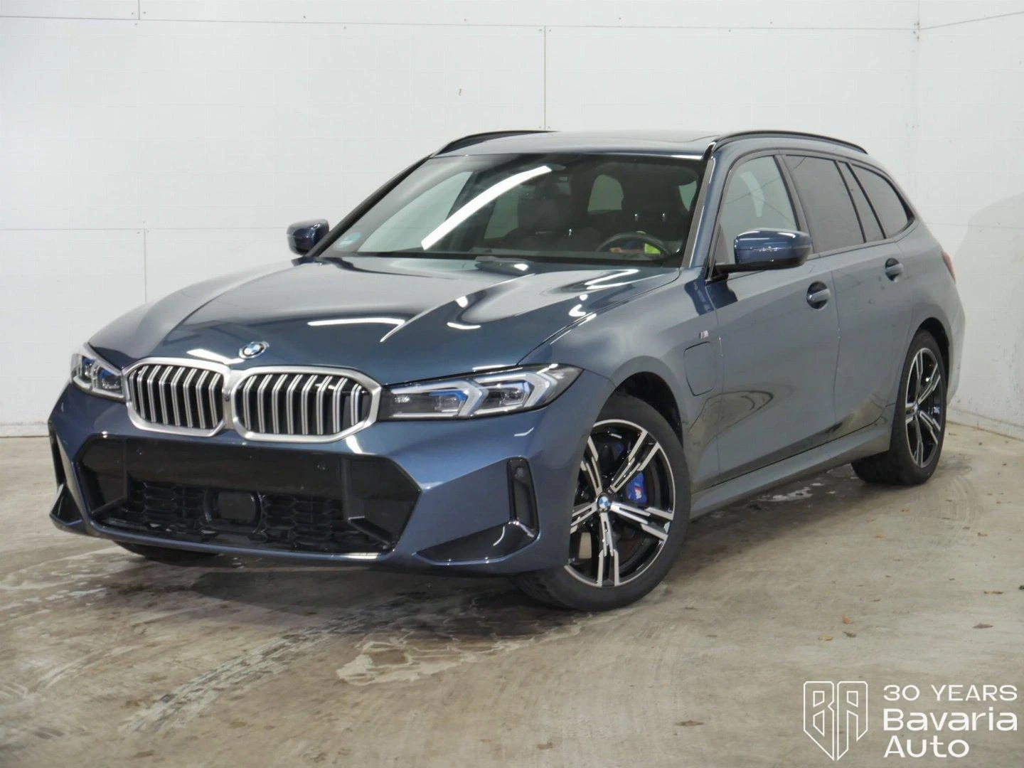 BMW 330 e xDrive Touring M Sport Paket Sportautomatic | Mobile.bg   1