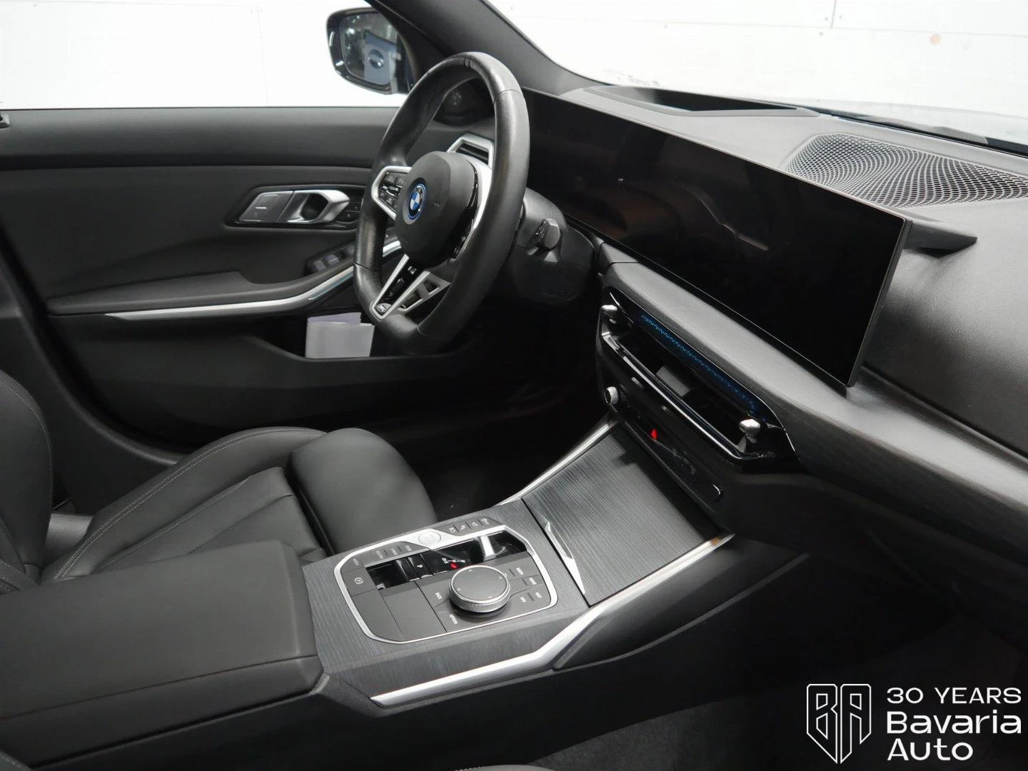 BMW 330 e xDrive Touring M Sport Paket Sportautomatic | Mobile.bg   7