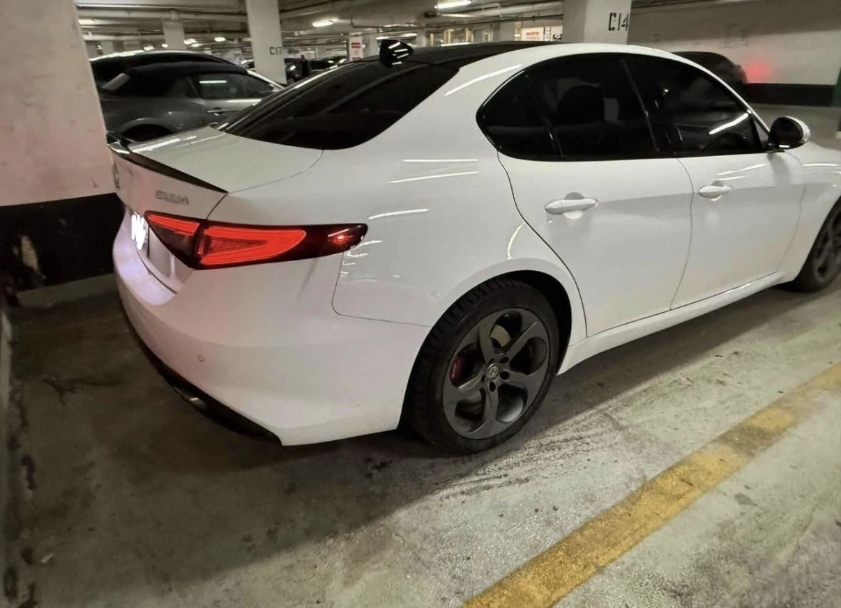 Alfa Romeo Giulia CLEAN CARFAX * * АВТО КРЕДИТ * *  - изображение 4