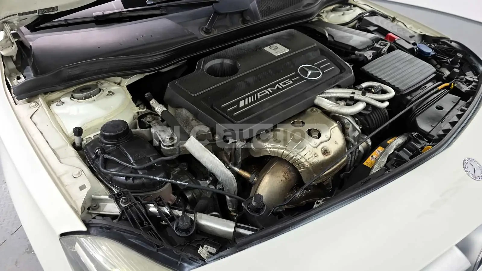 Mercedes-Benz A45 AMG ПОДГРЕВ/АЛКАНТАРА/ШИБЕДАХ/ОТ 240 ЕВРО НА МЕСЕЦ, снимка 5 - Автомобили и джипове - 54093675