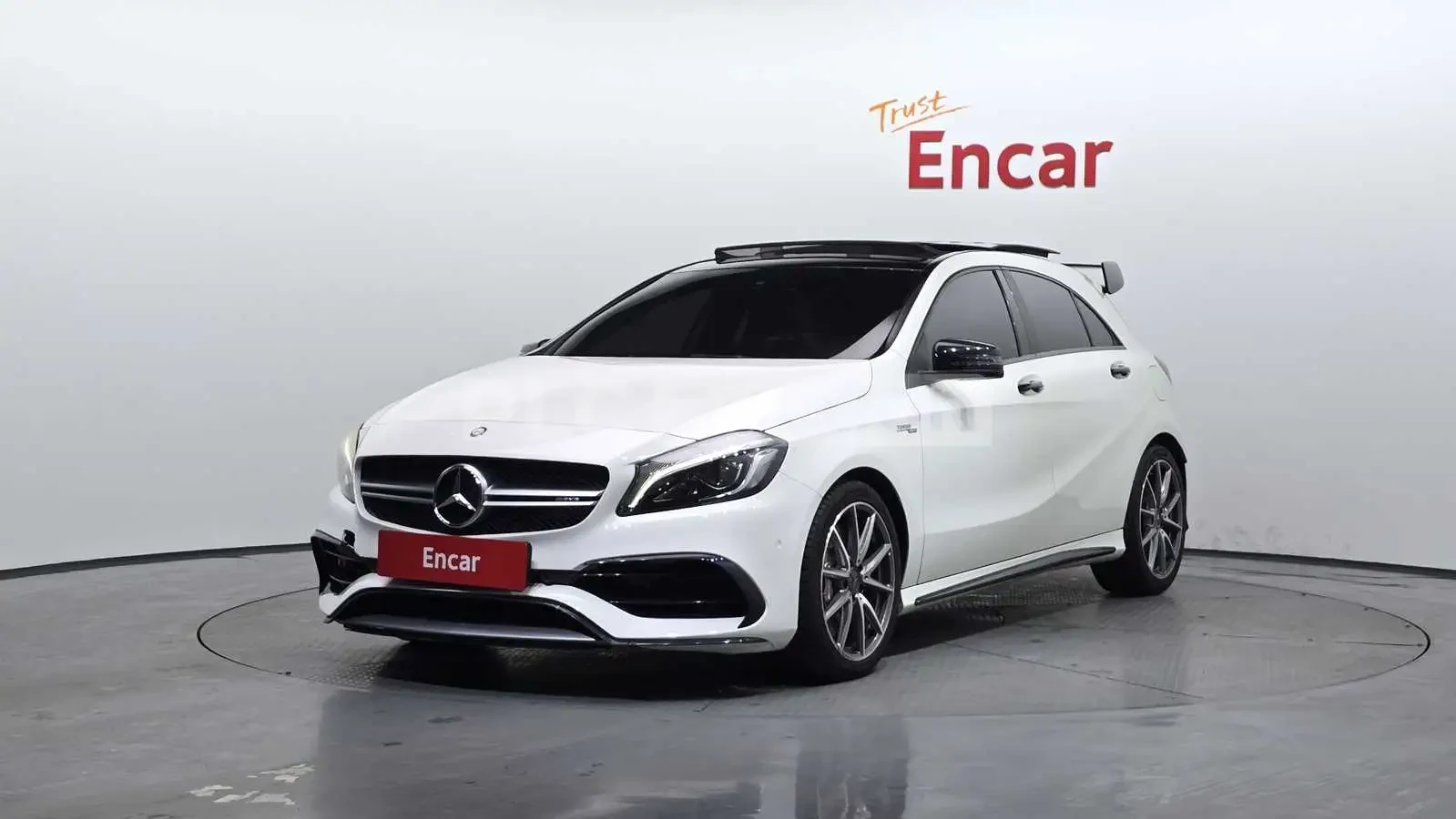 Mercedes-Benz A45 AMG ПОДГРЕВ/АЛКАНТАРА/ШИБЕДАХ/ОТ 240 ЕВРО НА МЕСЕЦ