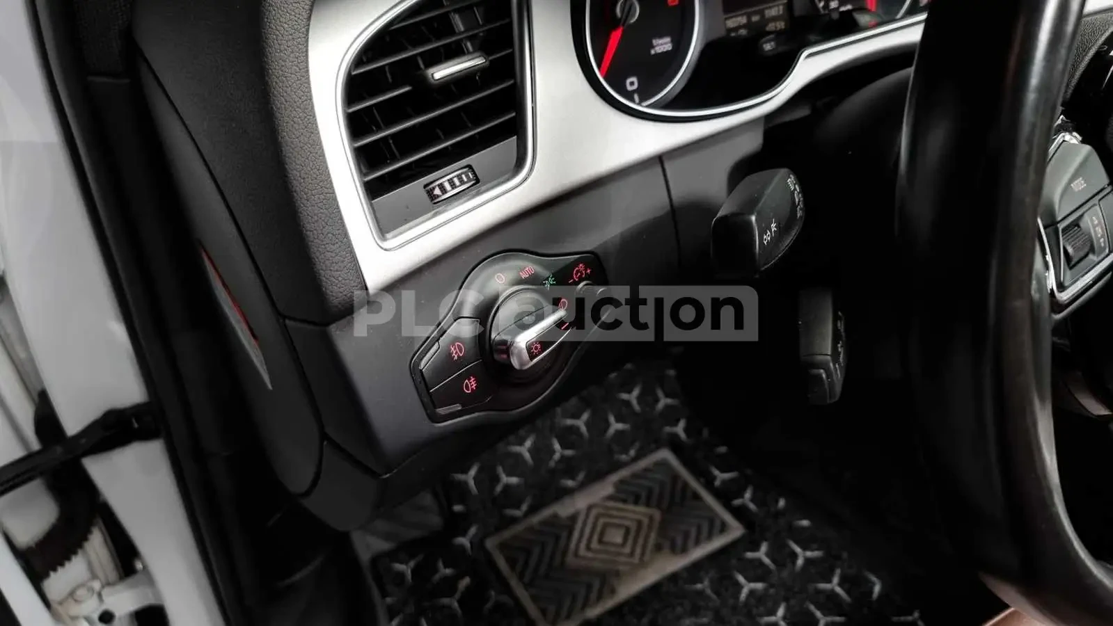 Audi A4 35TDI QUATTRO| CAM| ПАМЕТ| ПОДГРЕВ| вкл.ТЕХНОТЕСТ, снимка 14 - Автомобили и джипове - 54593485