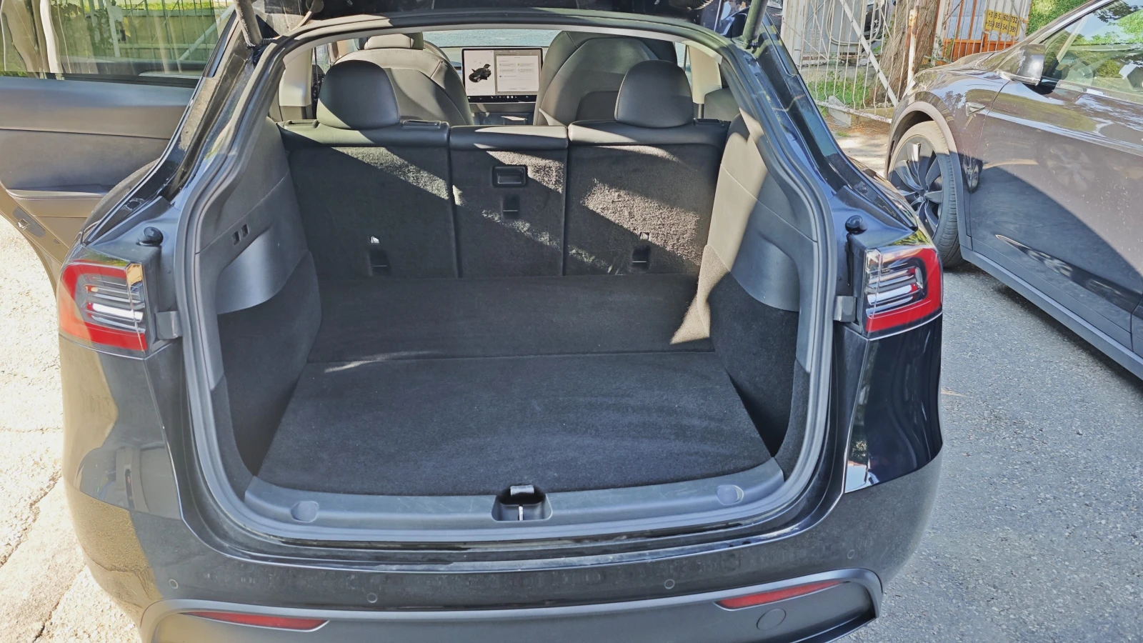 Tesla Model Y Long Range AWD, снимка 10 - Автомобили и джипове - 54700851
