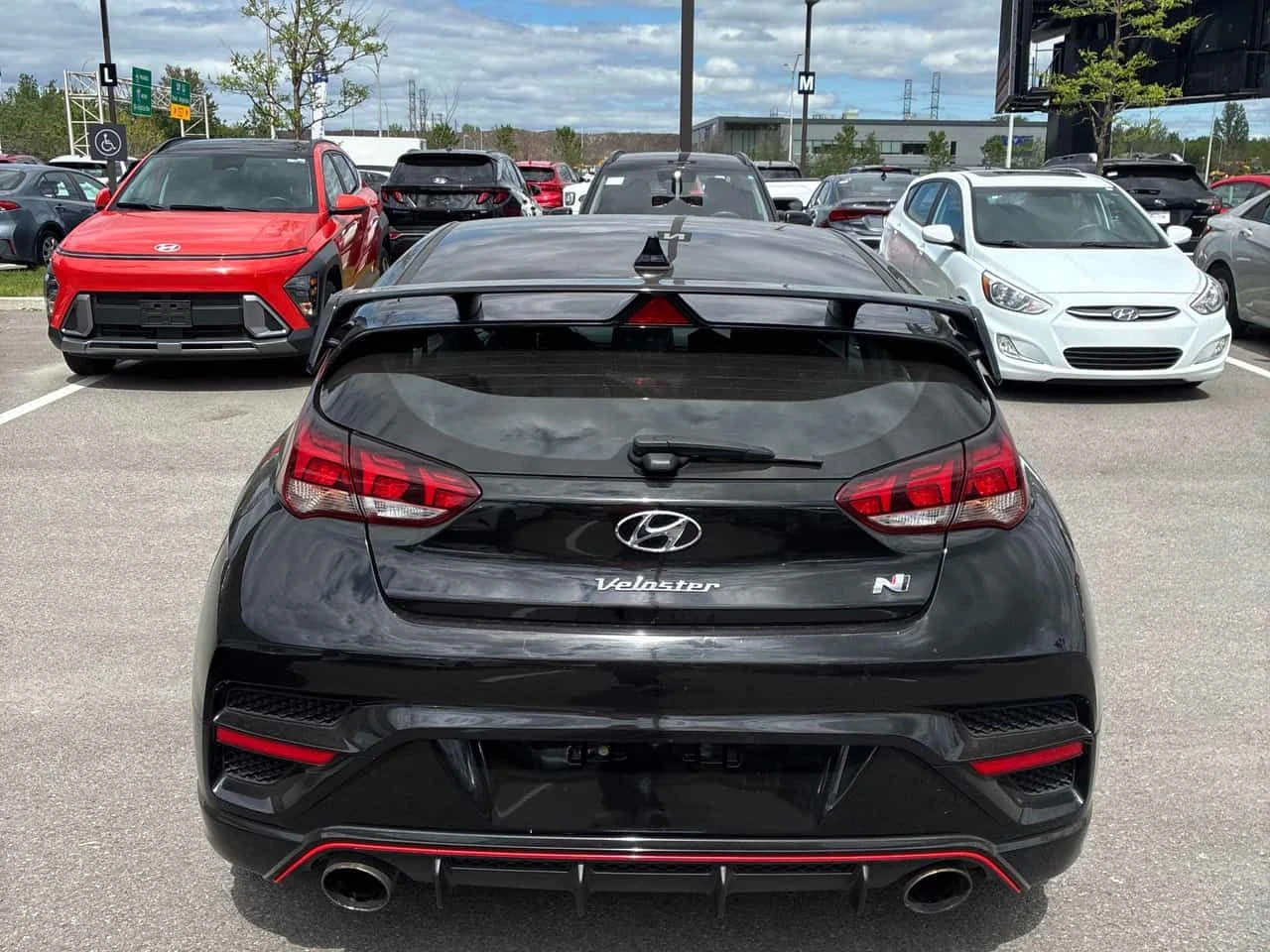 Hyundai Veloster  * Manual * АВТОКРЕДИТ БЕЗ ПЪРВОНАЧАЛНА ВНОСКА* , снимка 4 - Автомобили и джипове - 54722180