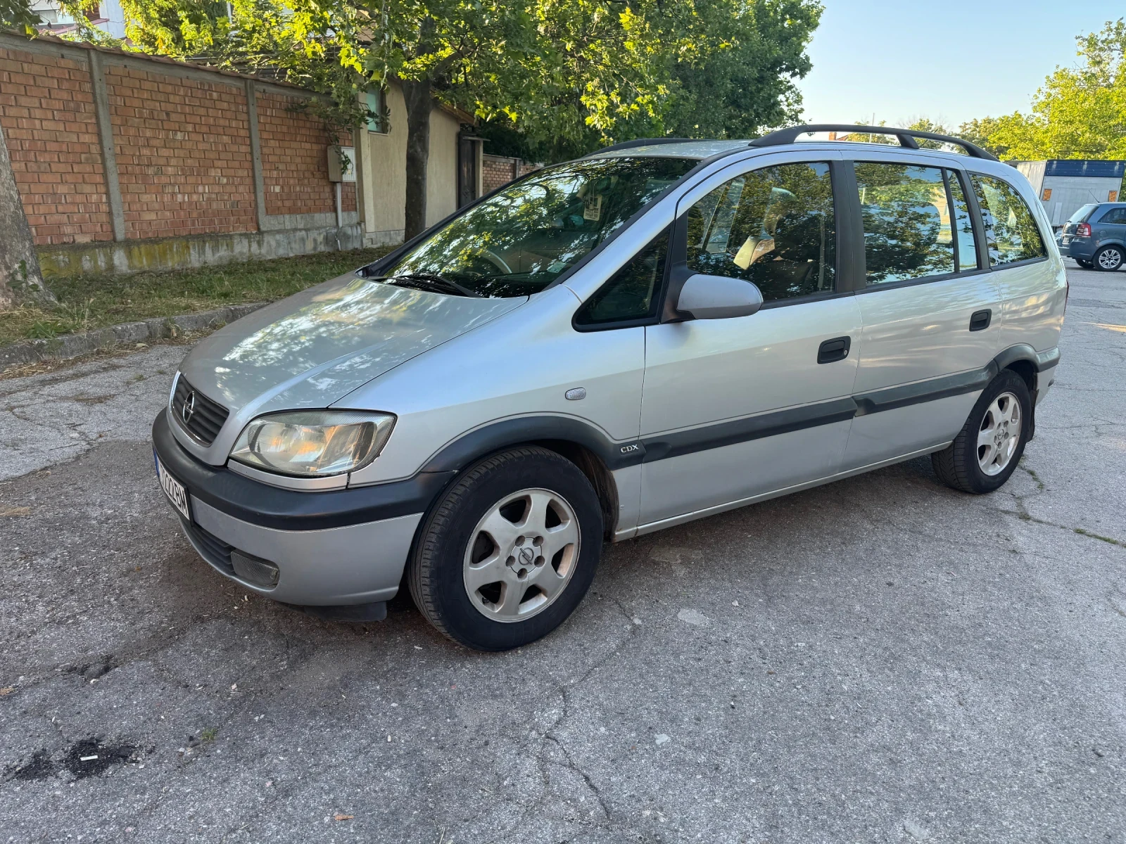 Opel Zafira A 1.8 с газ, снимка 2 - Автомобили и джипове - 54973579
