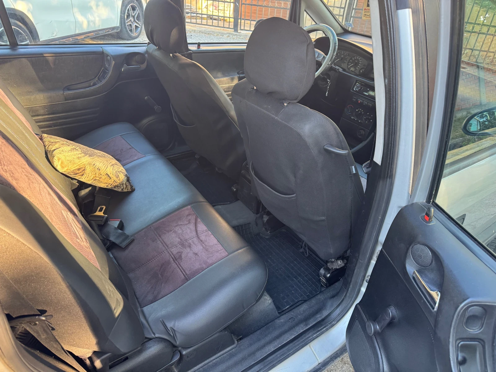 Opel Zafira A 1.8 с газ, снимка 10 - Автомобили и джипове - 54973579