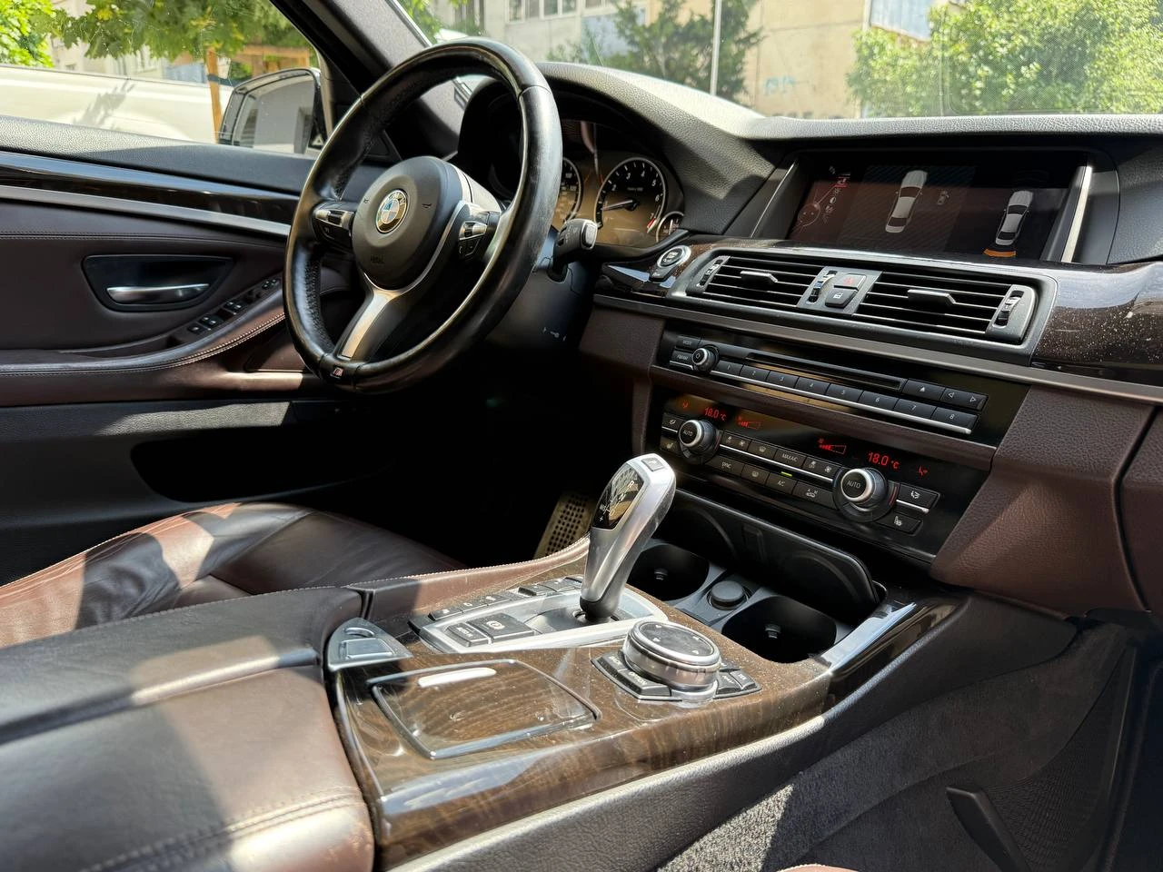 BMW 535 M-PACK* FACE* HEAD-UP* LINE-ASSIST* KEYLESS* FULL!, снимка 8 - Автомобили и джипове - 55016734